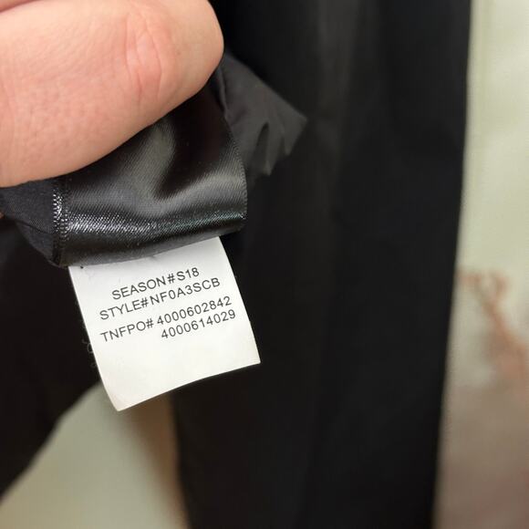 THE NORTH FACE Limited Edition Coaches Shirt Jacket Nylon Black Red Sz L {Y41} - Picture 7 of 7